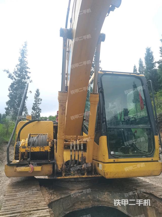 大臂油缸整體?豎拍(工作和回轉(zhuǎn)裝置) 大臂油缸整體?豎拍(工作和回轉(zhuǎn)裝置)