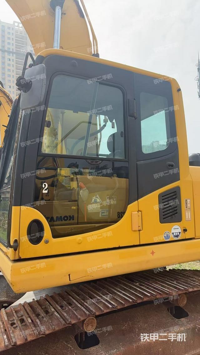 驾驶室整体(整机外观) 驾驶室整体(整机外观)