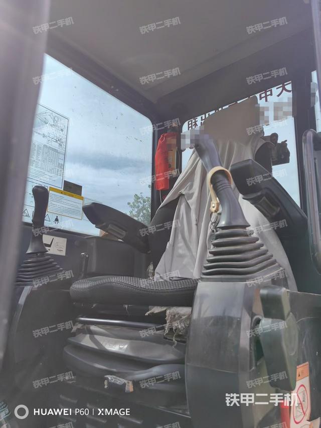 駕駛室整體（整機(jī)外觀）