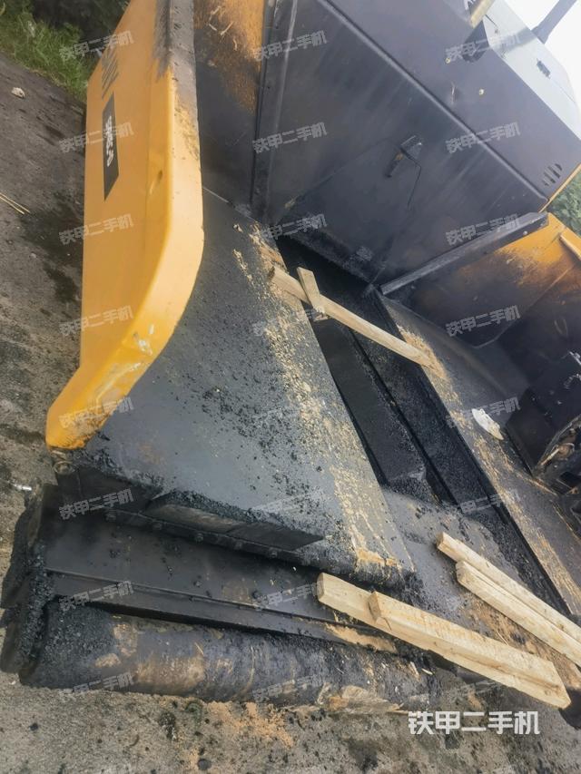 整機(jī)左側(cè)(設(shè)備外觀及核心部件) 整機(jī)左側(cè)(設(shè)備外觀及核心部件)