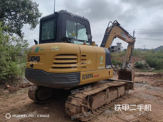 整机右后45°(整机外观) 整机右后45°(整机外观)