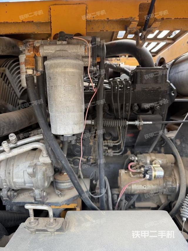 發(fā)動機整體俯視(整機外觀) 發(fā)動機整體俯視(整機外觀)