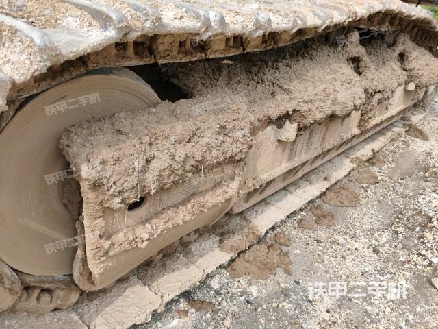 单侧履带整体(整机外观) 单侧履带整体(整机外观)