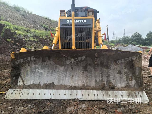 山推SD22标准型推土机