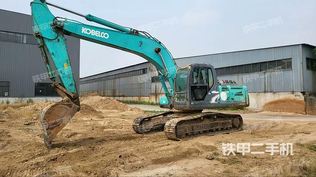 神钢SK250LC-8挖掘机