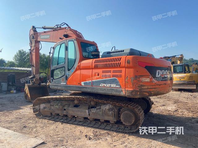 整機(jī)右后45°(整機(jī)外觀) 整機(jī)右后45°(整機(jī)外觀)