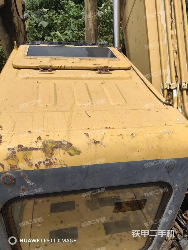 駕駛室頂部(整機外觀) 駕駛室頂部(整機外觀)