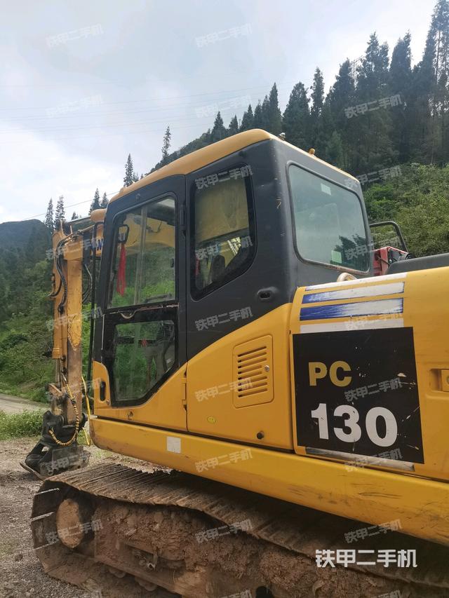 駕駛室左后45度(駕駛室部分) 駕駛室左后45度(駕駛室部分)