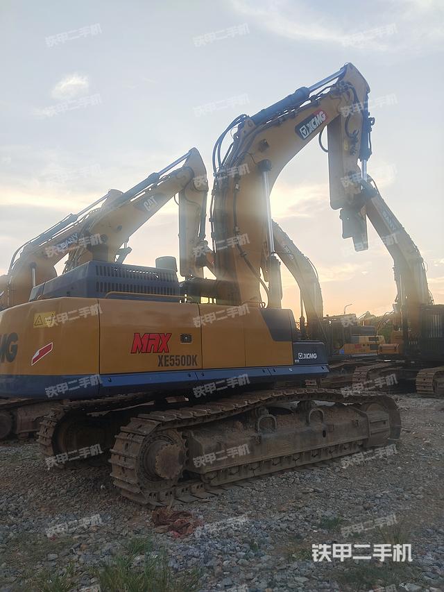 整機(jī)右后45°(整機(jī)外觀) 整機(jī)右后45°(整機(jī)外觀)