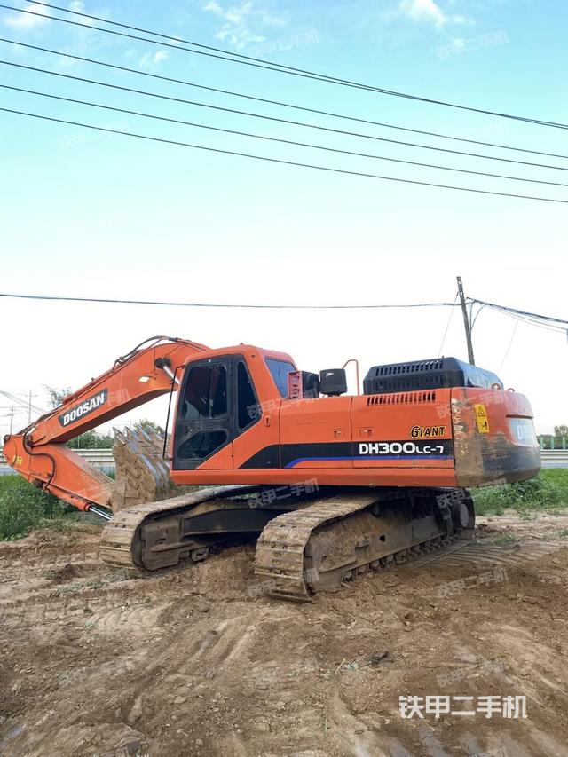 斗山DH300LC-7挖掘機(jī)