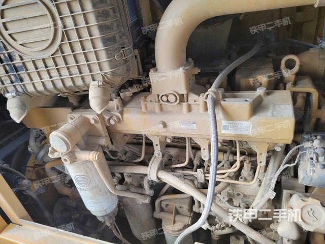 發(fā)動(dòng)機(jī)左側(cè)(整機(jī)外觀及大件) 發(fā)動(dòng)機(jī)左側(cè)(整機(jī)外觀及大件)