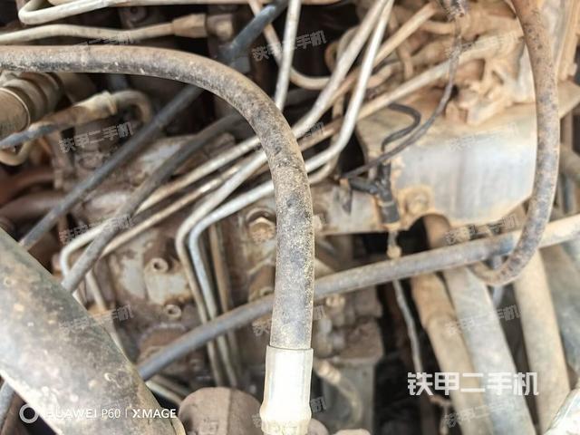 回轉(zhuǎn)馬達(dá)和主控閥（整機(jī)外觀）