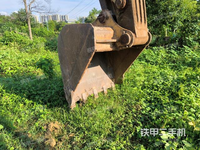 大臂油缸整體?豎拍(工作和回轉裝置) 大臂油缸整體?豎拍(工作和回轉裝置)