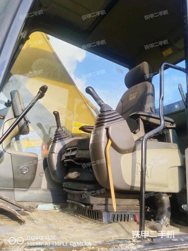 右側(cè)玻璃角標(biāo)(駕駛室部分) 右側(cè)玻璃角標(biāo)(駕駛室部分)