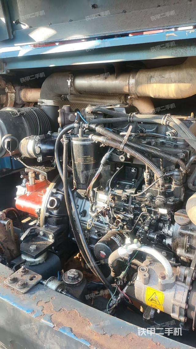 發(fā)動(dòng)機(jī)整體俯視(整機(jī)外觀) 發(fā)動(dòng)機(jī)整體俯視(整機(jī)外觀)