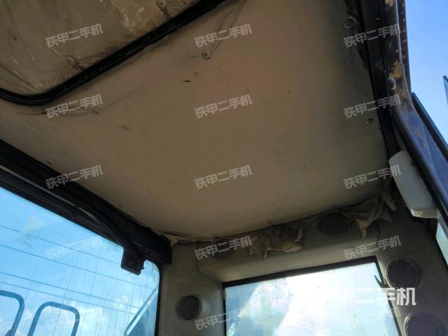 左后方玻璃角標(駕駛室部分) 左后方玻璃角標(駕駛室部分)