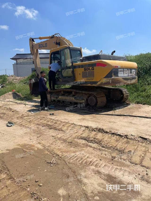 山東臨工E6205F挖掘機(jī)