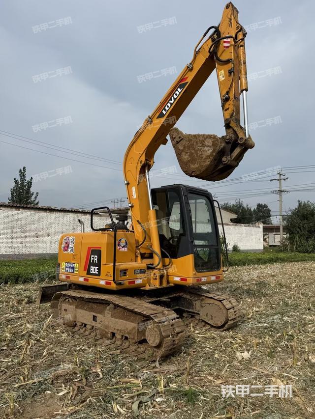 整機右后45°(整機外觀) 整機右后45°(整機外觀)