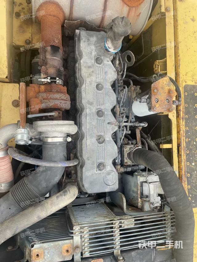 发动机整体俯视(整机外观) 发动机整体俯视(整机外观)