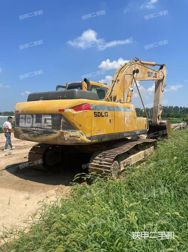 整機右后45°(整機外觀) 整機右后45°(整機外觀)