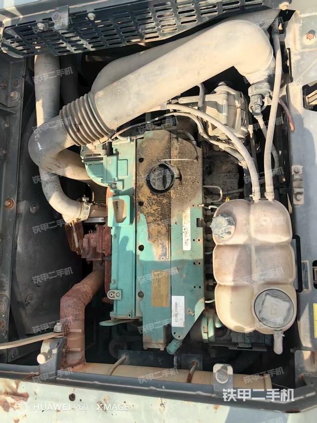 发动机整体俯视(整机外观) 发动机整体俯视(整机外观)