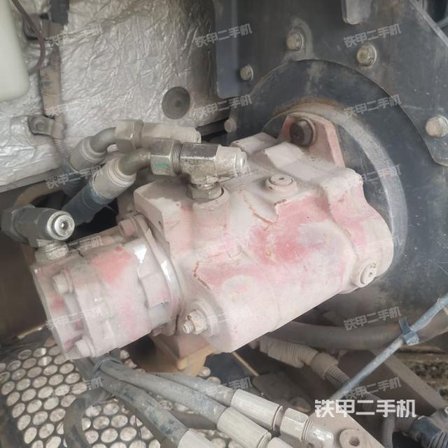 回轉(zhuǎn)馬達(dá)和主控閥(整機(jī)外觀) 回轉(zhuǎn)馬達(dá)和主控閥(整機(jī)外觀)