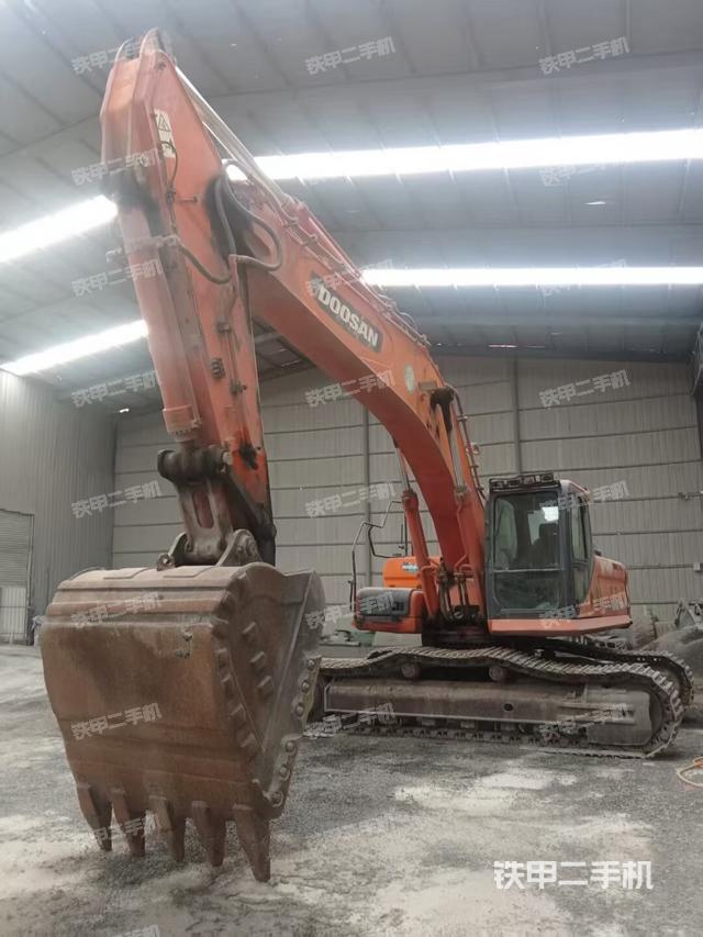 斗山DX380LC挖掘机