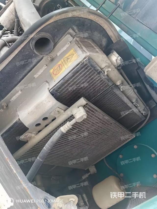 回轉(zhuǎn)馬達(dá)和主控閥(整機(jī)外觀) 回轉(zhuǎn)馬達(dá)和主控閥(整機(jī)外觀)