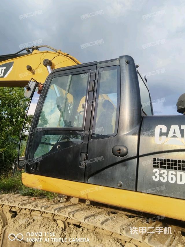 駕駛室正側(cè)(駕駛室部分) 駕駛室正側(cè)(駕駛室部分)