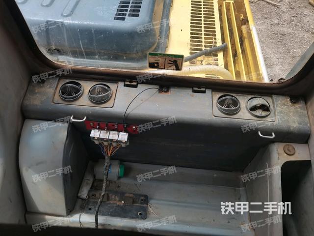 座椅后部(駕駛室部分) 座椅后部(駕駛室部分)