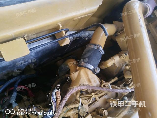 中央回轉(zhuǎn)接頭特寫(xiě)(上車(chē)部件) 中央回轉(zhuǎn)接頭特寫(xiě)(上車(chē)部件)