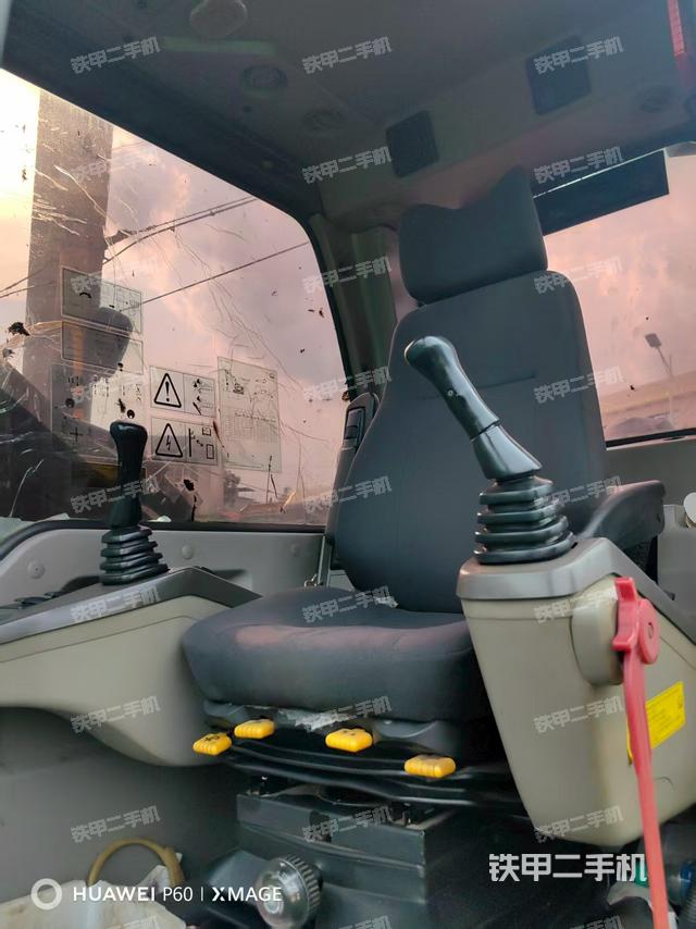 驾驶室整体(整机外观) 驾驶室整体(整机外观)