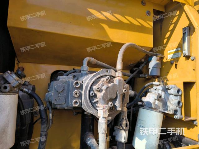 液壓泵斜45?左(大件艙室) 液壓泵斜45?左(大件艙室)