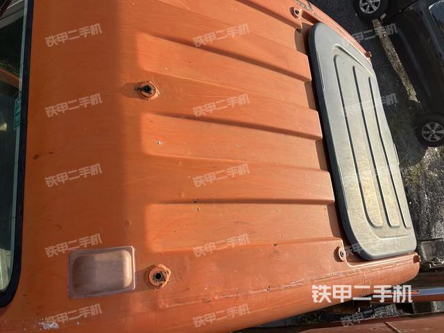 駕駛室頂部（整機外觀）