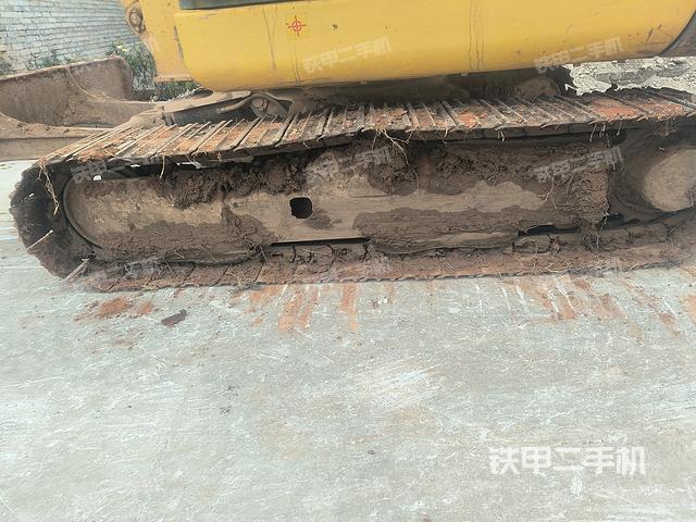 單側(cè)履帶整體(整機外觀) 單側(cè)履帶整體(整機外觀)