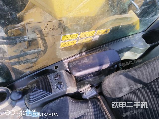 座椅左側(cè)控制臺(tái)/音響/含左手柄(駕駛室部分) 座椅左側(cè)控制臺(tái)/音響/含左手柄(駕駛室部分)