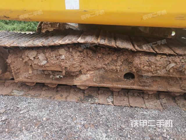 右側(cè)履帶整體(行走機(jī)構(gòu)) 右側(cè)履帶整體(行走機(jī)構(gòu))