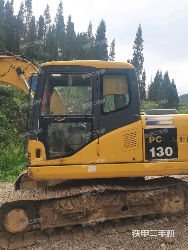 駕駛室正側(cè)(駕駛室部分) 駕駛室正側(cè)(駕駛室部分)