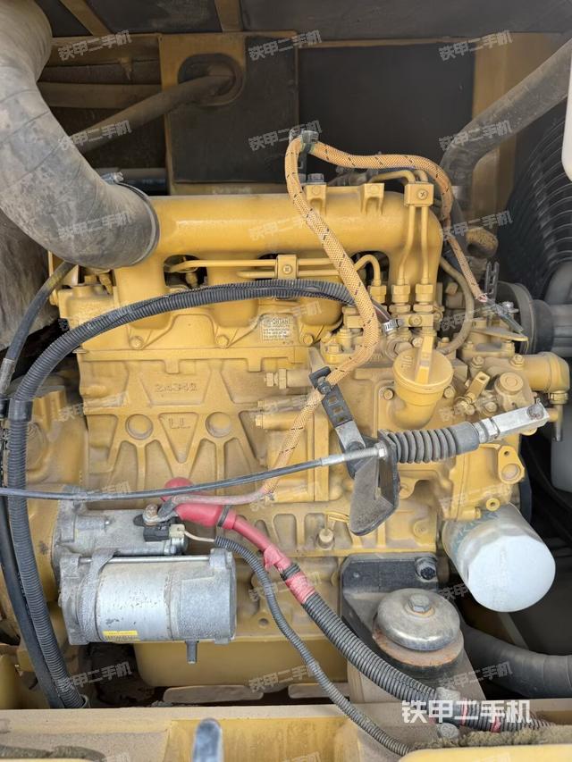 發(fā)動(dòng)機(jī)整體俯視(整機(jī)外觀) 發(fā)動(dòng)機(jī)整體俯視(整機(jī)外觀)