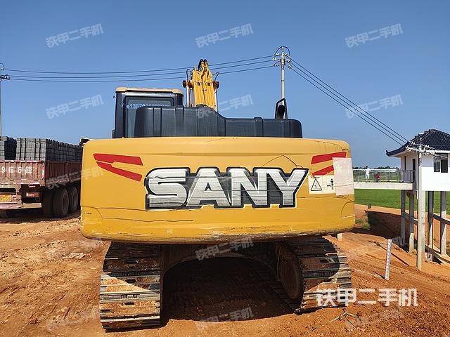 駕駛室整體(整機外觀) 駕駛室整體(整機外觀)