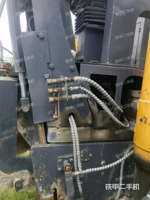 驾驶室操作台(设备外观及核心部件) 驾驶室操作台(设备外观及核心部件)