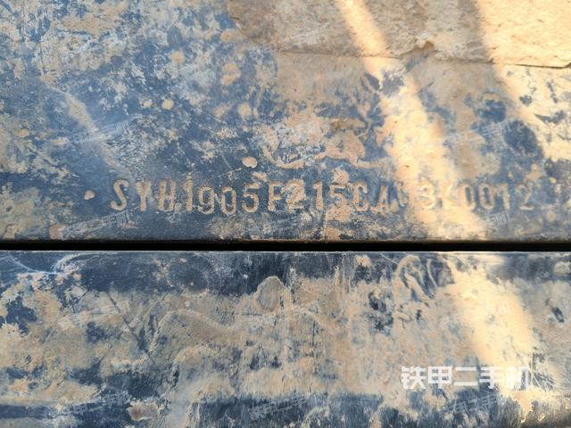 小臂整體右前(工作和回轉裝置) 小臂整體右前(工作和回轉裝置)