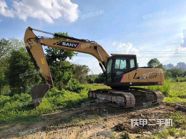三一重工SY215C挖掘機(jī)