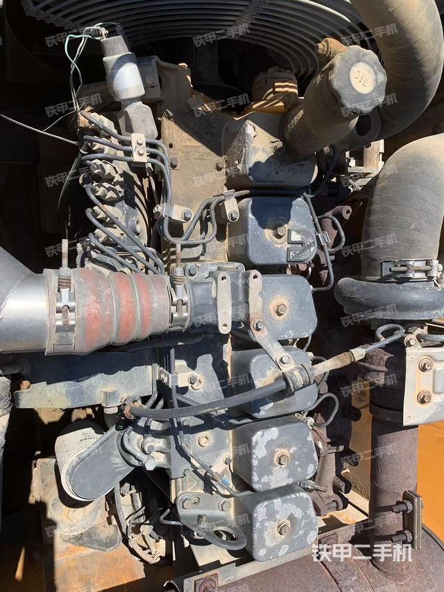 发动机整体俯视(整机外观) 发动机整体俯视(整机外观)