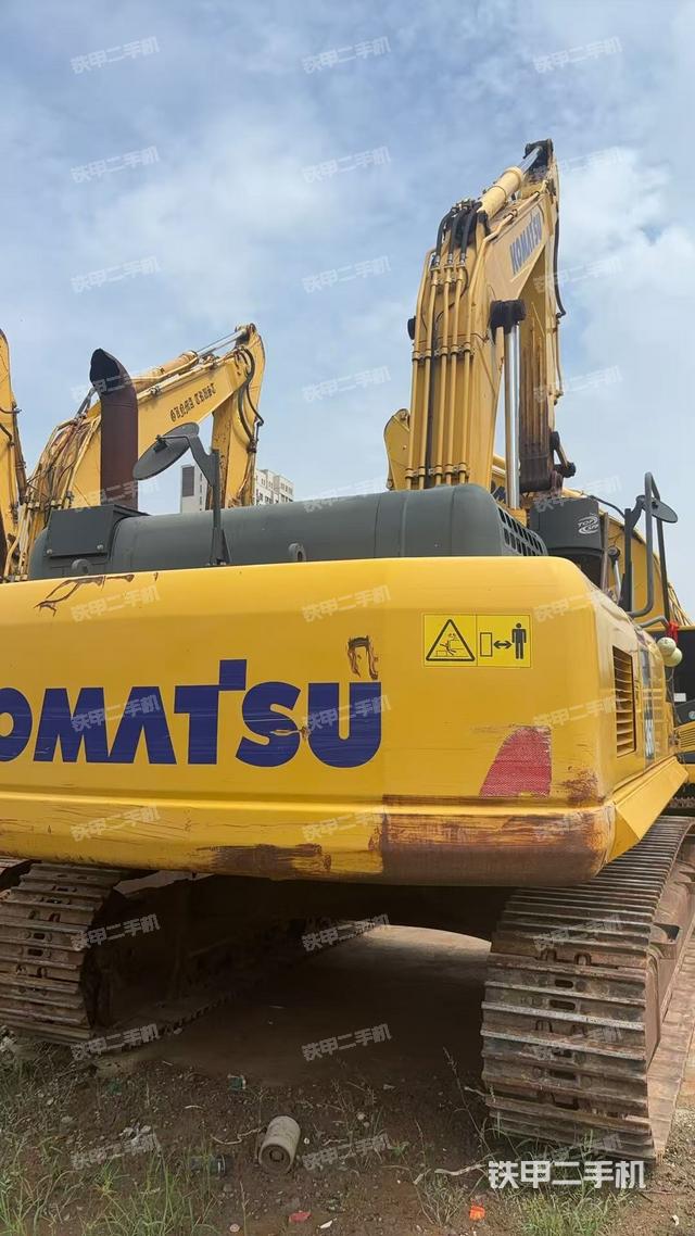 整機(jī)右后45°(整機(jī)外觀) 整機(jī)右后45°(整機(jī)外觀)