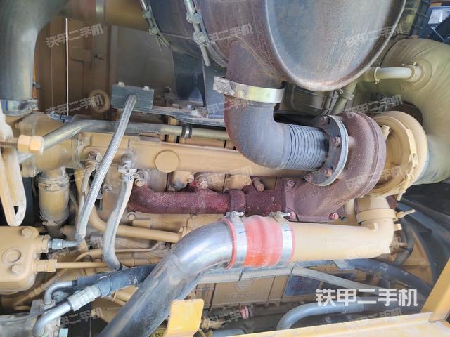 發(fā)動(dòng)機(jī)右側(cè)(整機(jī)外觀及大件) 發(fā)動(dòng)機(jī)右側(cè)(整機(jī)外觀及大件)