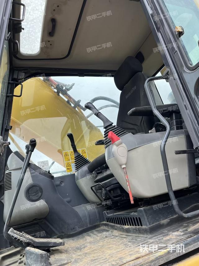 駕駛室整體(整機外觀) 駕駛室整體(整機外觀)