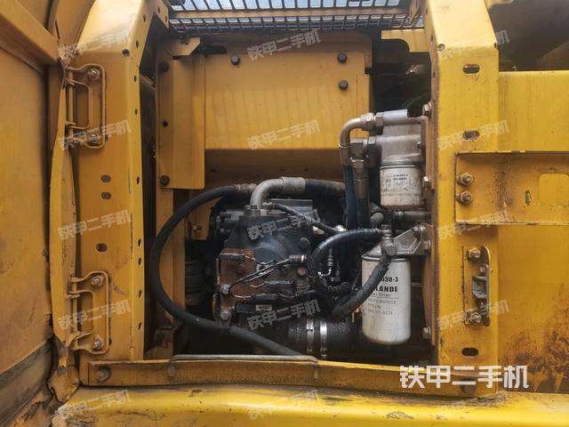 液壓泵斜45?右(大件艙室) 液壓泵斜45?右(大件艙室)