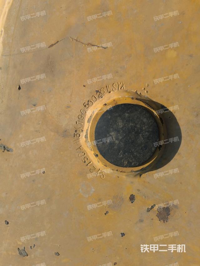 轉盤和下車架正前(工作和回轉裝置) 轉盤和下車架正前(工作和回轉裝置)