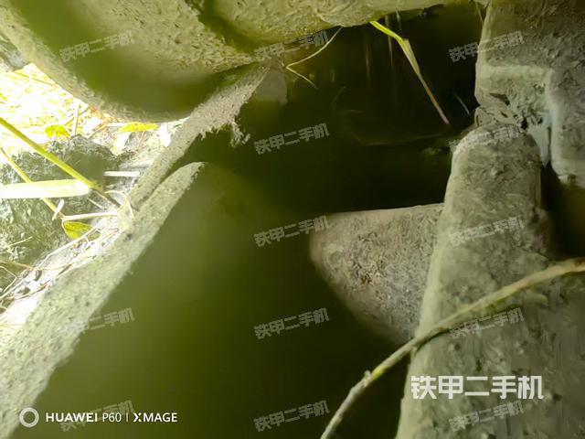 单侧履带整体(整机外观) 单侧履带整体(整机外观)